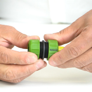 Plastic hose quick connector with water stop 5/8