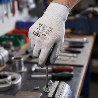 Triton-nitrile glove 