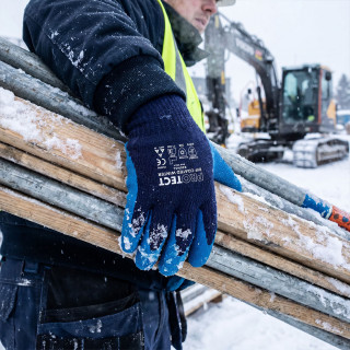 Dip-coated winter gloves 