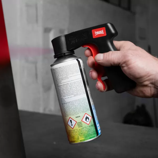 Spray can holder 