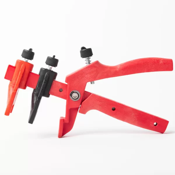 Adjustable plier 