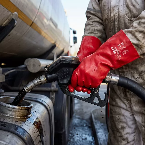 Oil resistant PVC gloves 