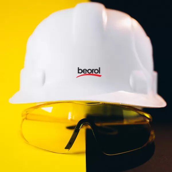 Safety helmet, white colour 