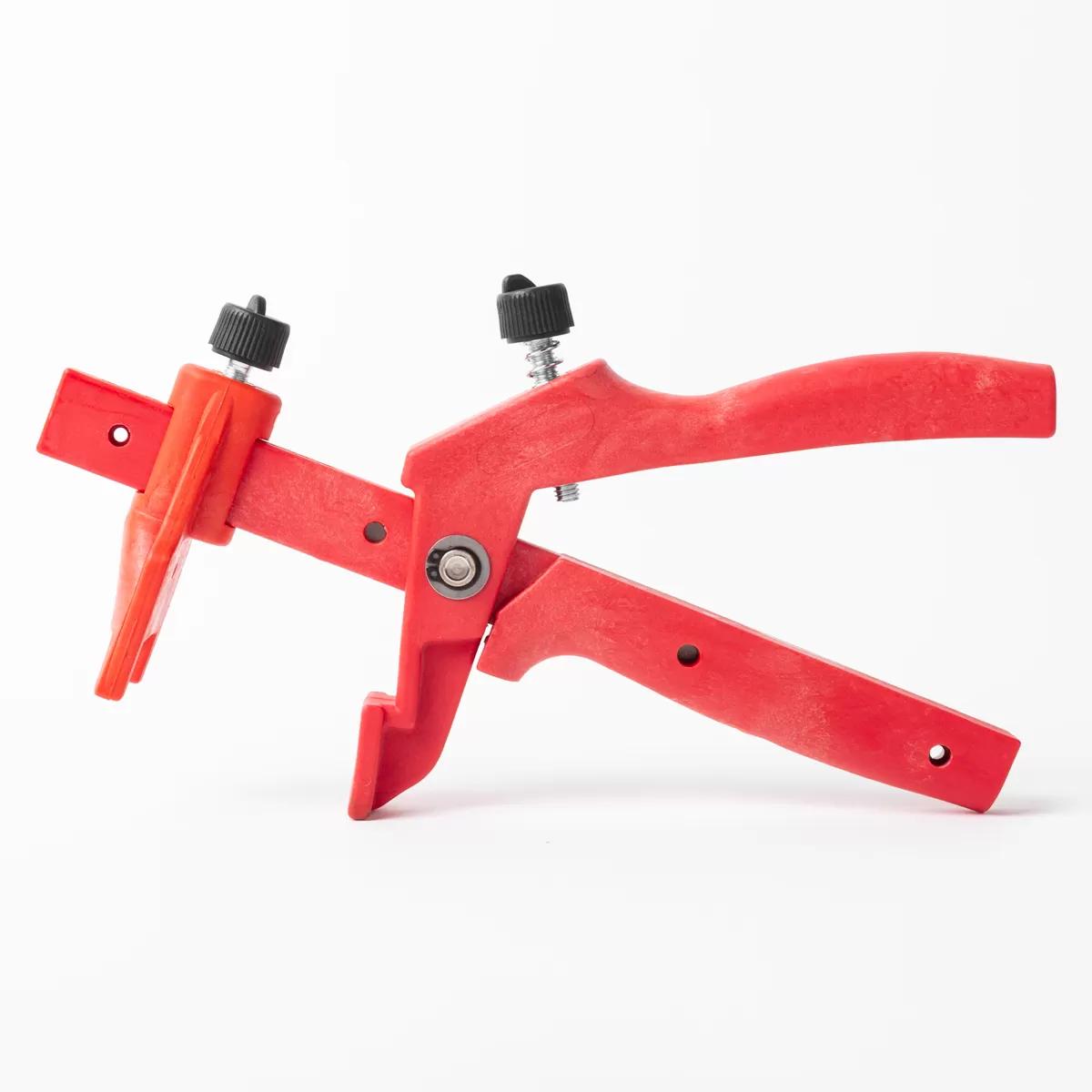 Adjustable plier 