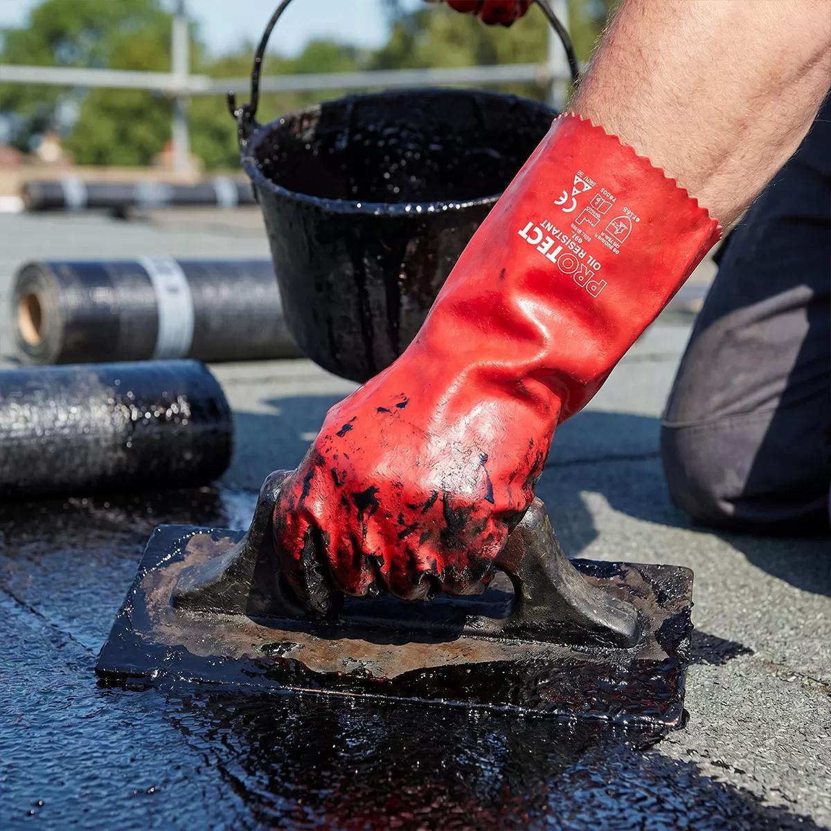 Oil resistant PVC gloves 