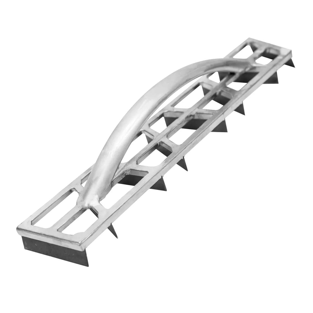 Plaster outlet scraper tool